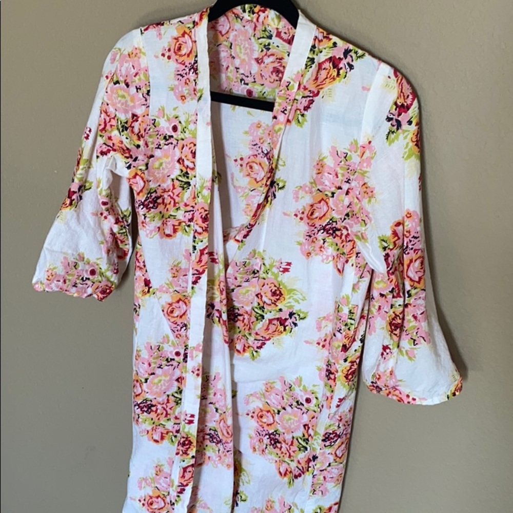 Robe - Picture 3 of 3